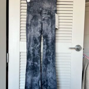 New Lululemon Groove Flare Leggings